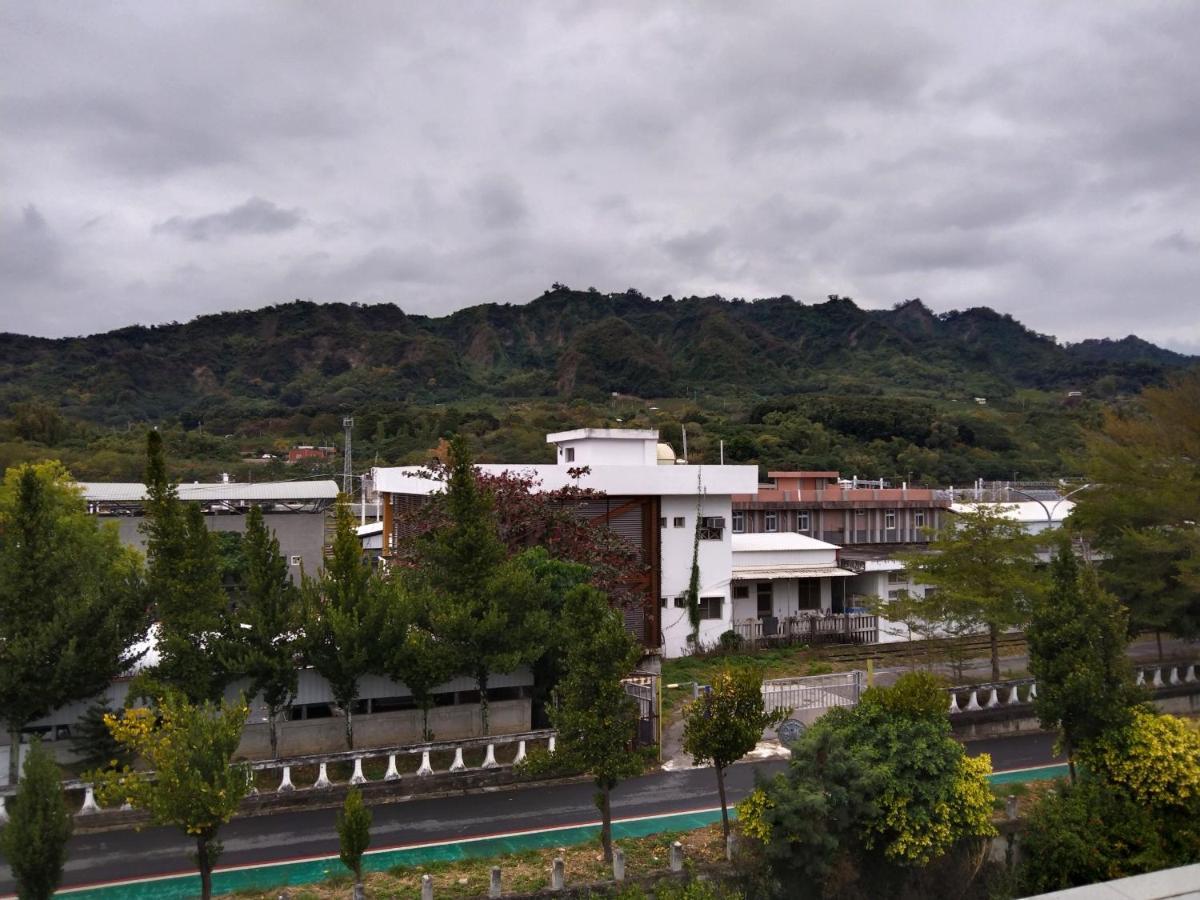 臺東火車站 黎亞兒民宿liyar House 青旅客棧 T'ai-tung Esterno foto